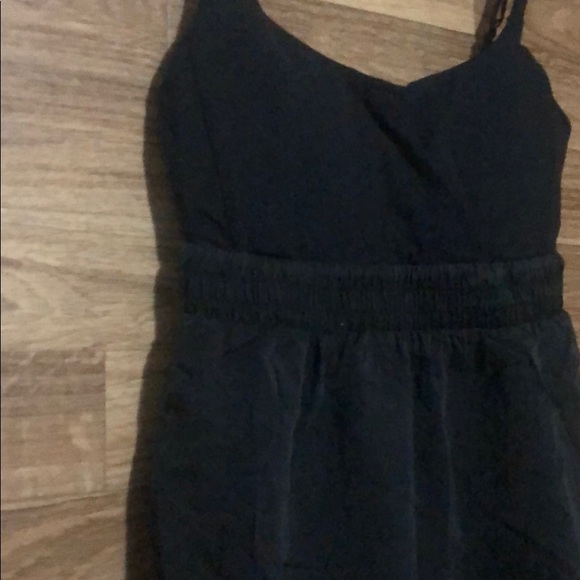 Lululemon black tank size 2 - Picture 2 of 5